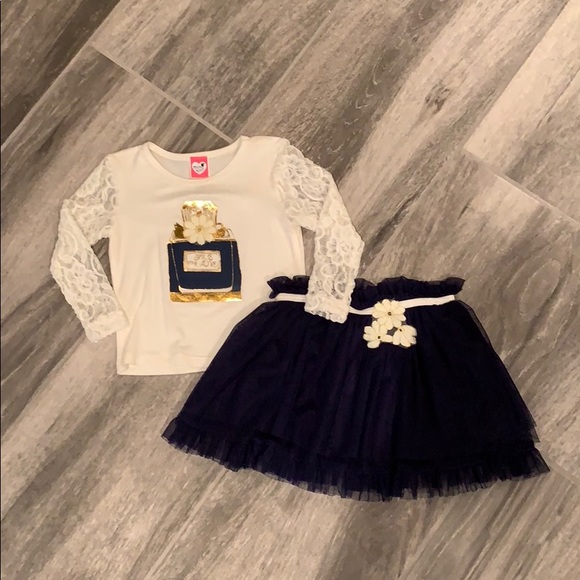 Mini mini 2pcs lace sleeve long sleeve top & tutu. - Picture 1 of 5